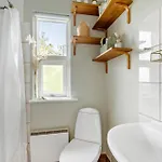2 Bedroom Cozy Home In Asko 펜션