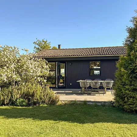 2 Bedroom Cozy In Asko